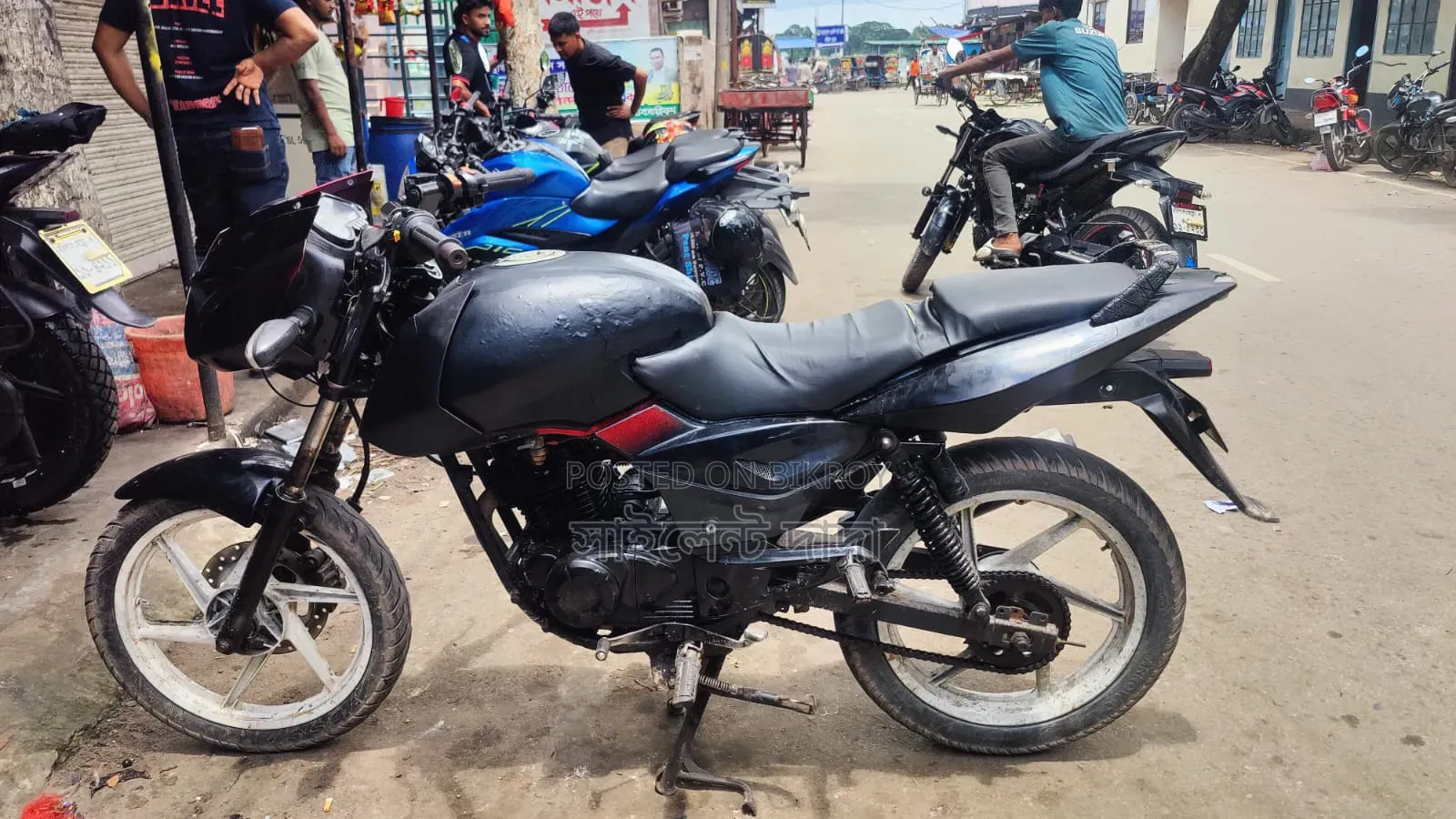 বাজাজ পালসার ১৫০ ২০১২ রেড