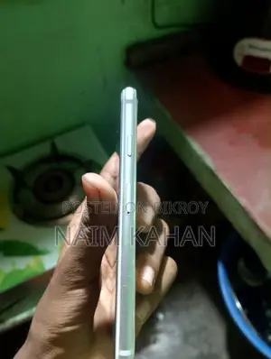 Apple iPhone 8 64 GB White