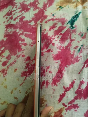 অপ্পো এফ১৭ ১২৮ জিবি অরেঞ্জ