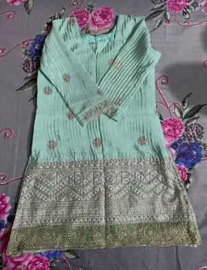 পোশাক বিক্রি