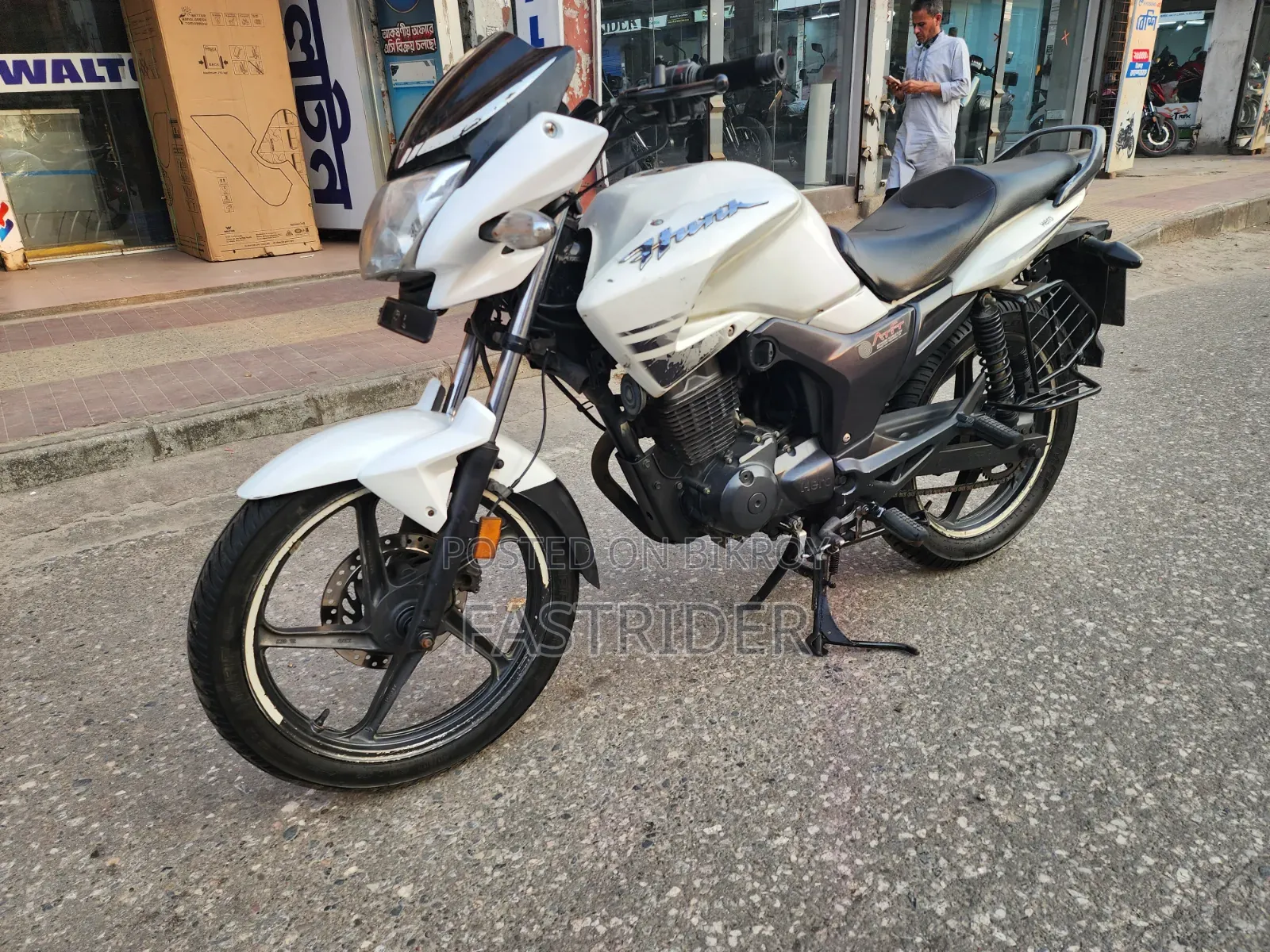Hero Hunk 2018 White