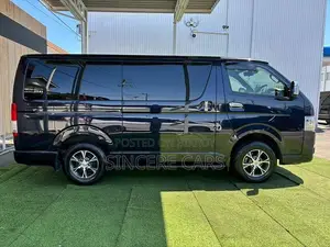 Toyota HiAce 2023 Black