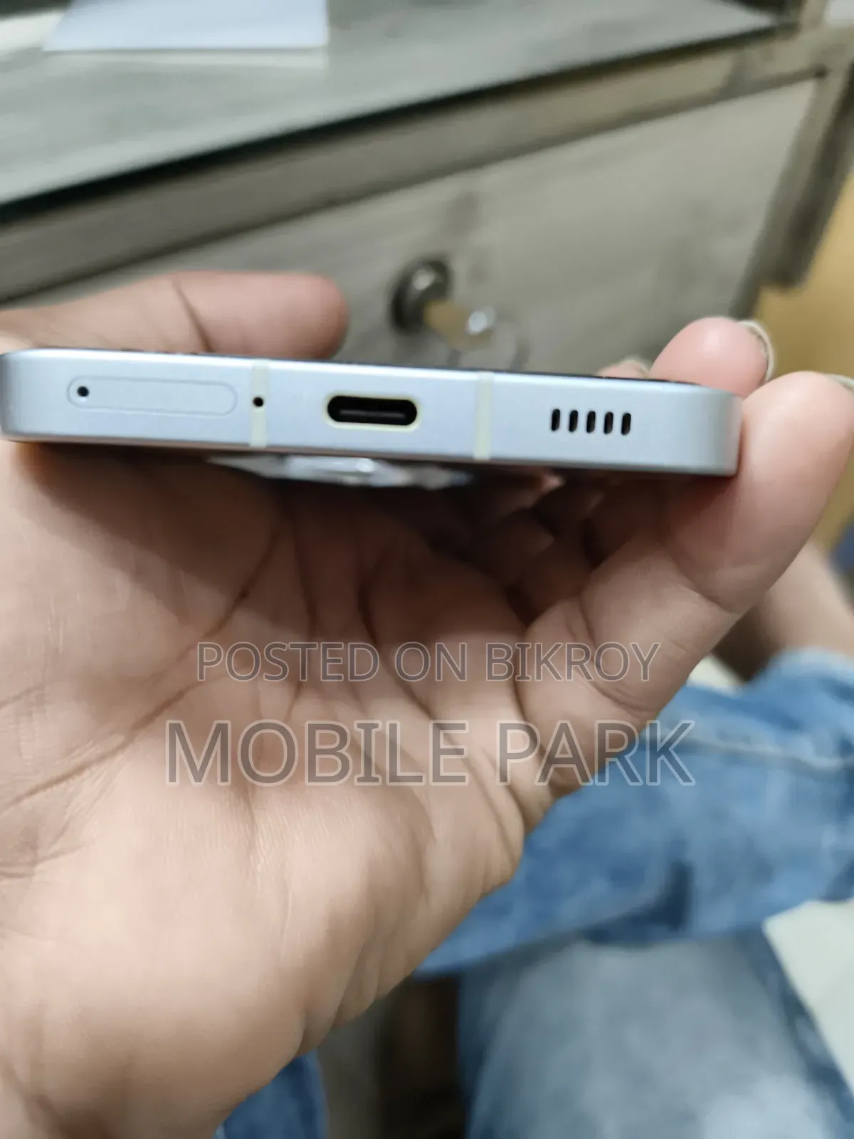 নাথিং ফোন ১ ২৫৬ জিবি সাদা