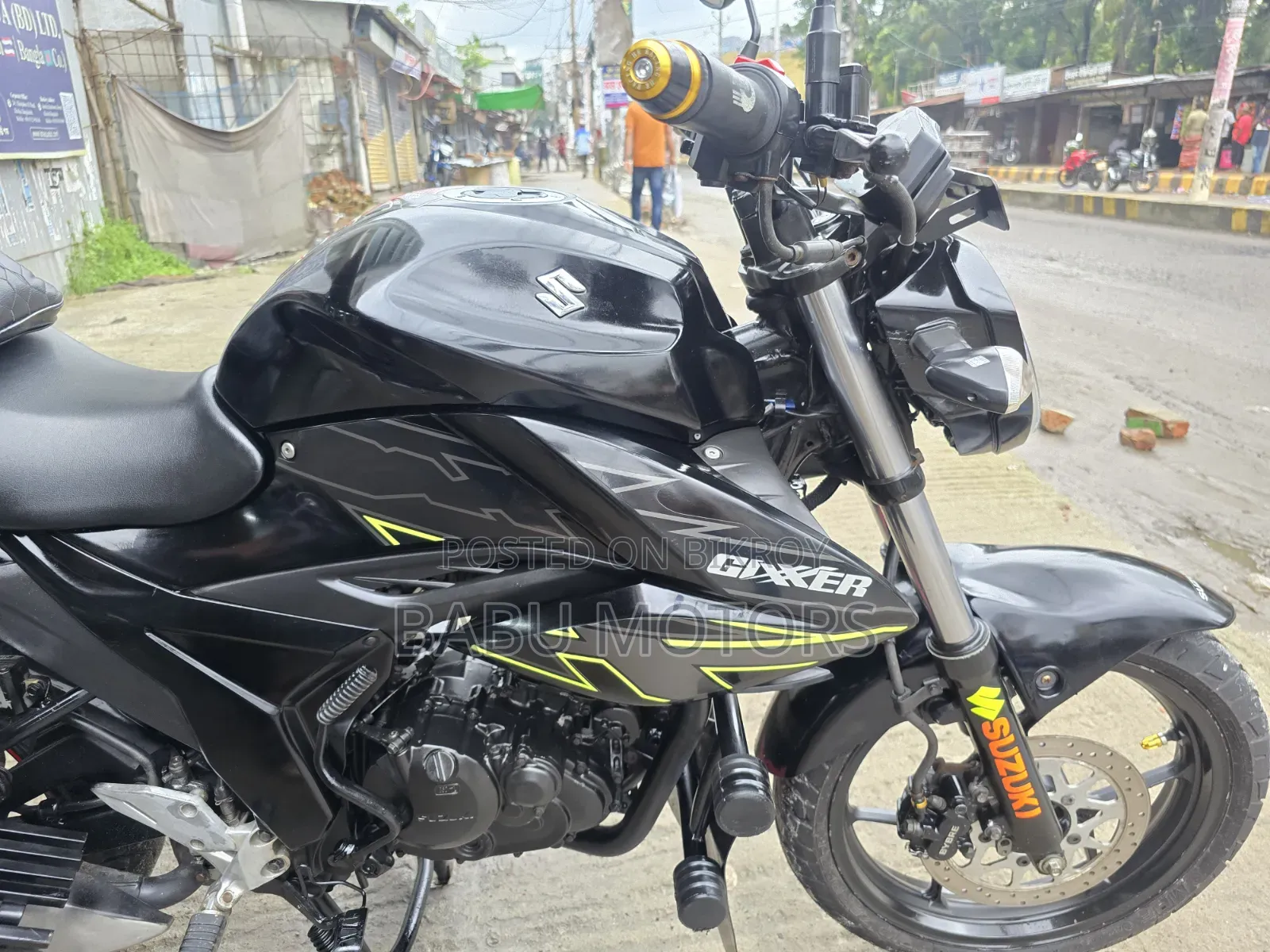 সুজুকি ২০২২ কালো