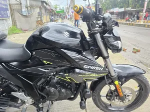 সুজুকি ২০২২ কালো