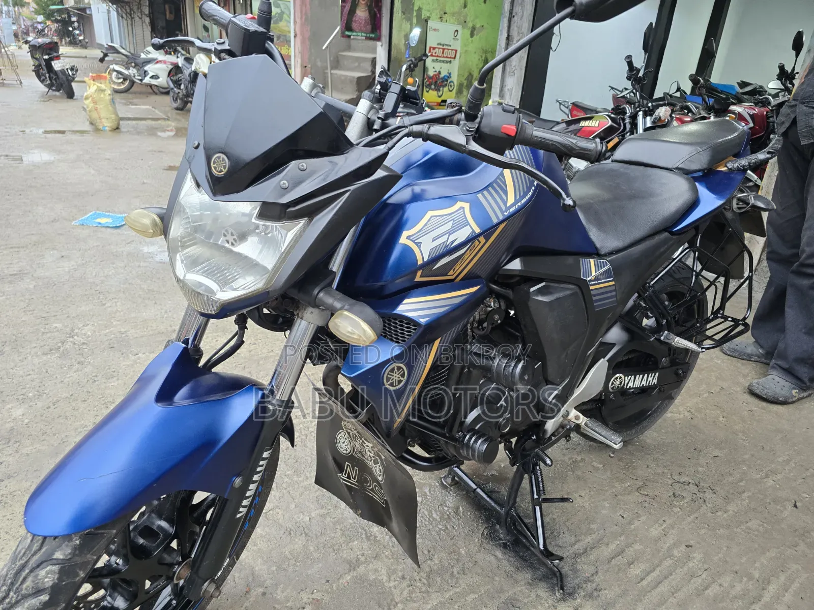 ইয়ামাহা এফজেড ২০১৯ নীল