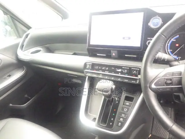 Toyota Noah 2022 Black