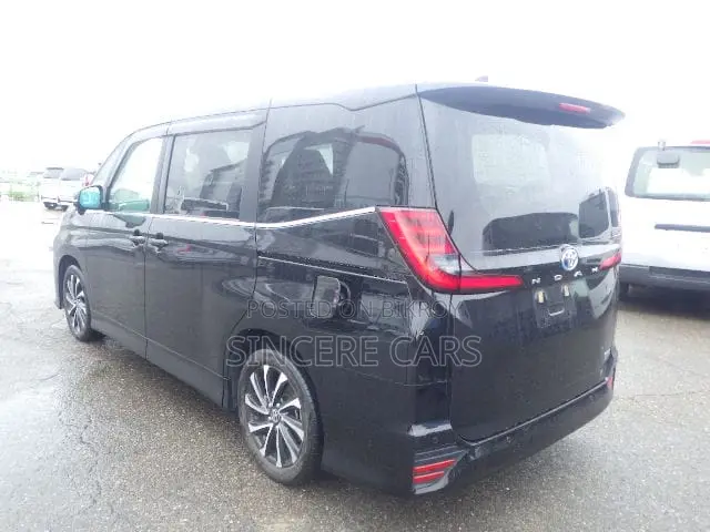 Toyota Noah 2022 Black
