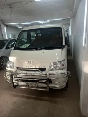 Toyota Noah 2010 White