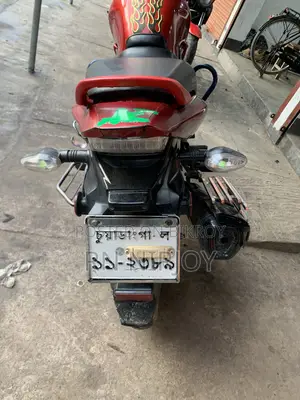 হন্ডা সিবি ২০১৬ রেড