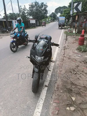 নতুন সুজুকি জিক্সার এফআই এবিএস ২০২৩ ব্ল্যাক