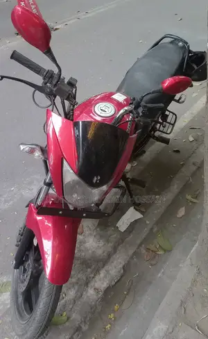 Hero Glamour 2022 Red
