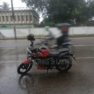 TVS Raider 125 2022 Red