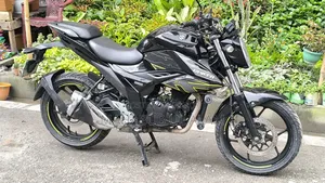 সুজুকি জিক্সার এফআই এবিএস ২০২৩ কালো