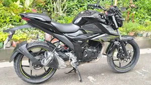 সুজুকি জিক্সার এফআই এবিএস ২০২৩ কালো