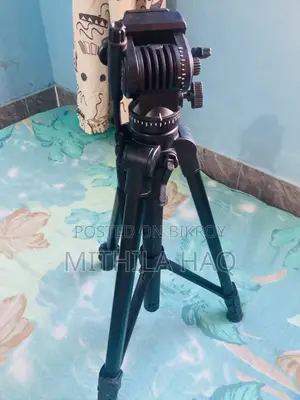 ডিএসএলআর ক্যামেরা স্ট্যান্ড