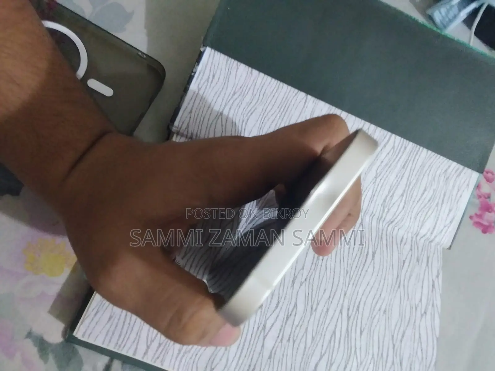 অ্যাপল আইফোন ১২ ১২৮ জিবি হোয়াইট