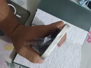 অ্যাপল আইফোন ১২ ১২৮ জিবি হোয়াইট