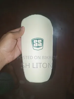 ক্রিকেট কিটস