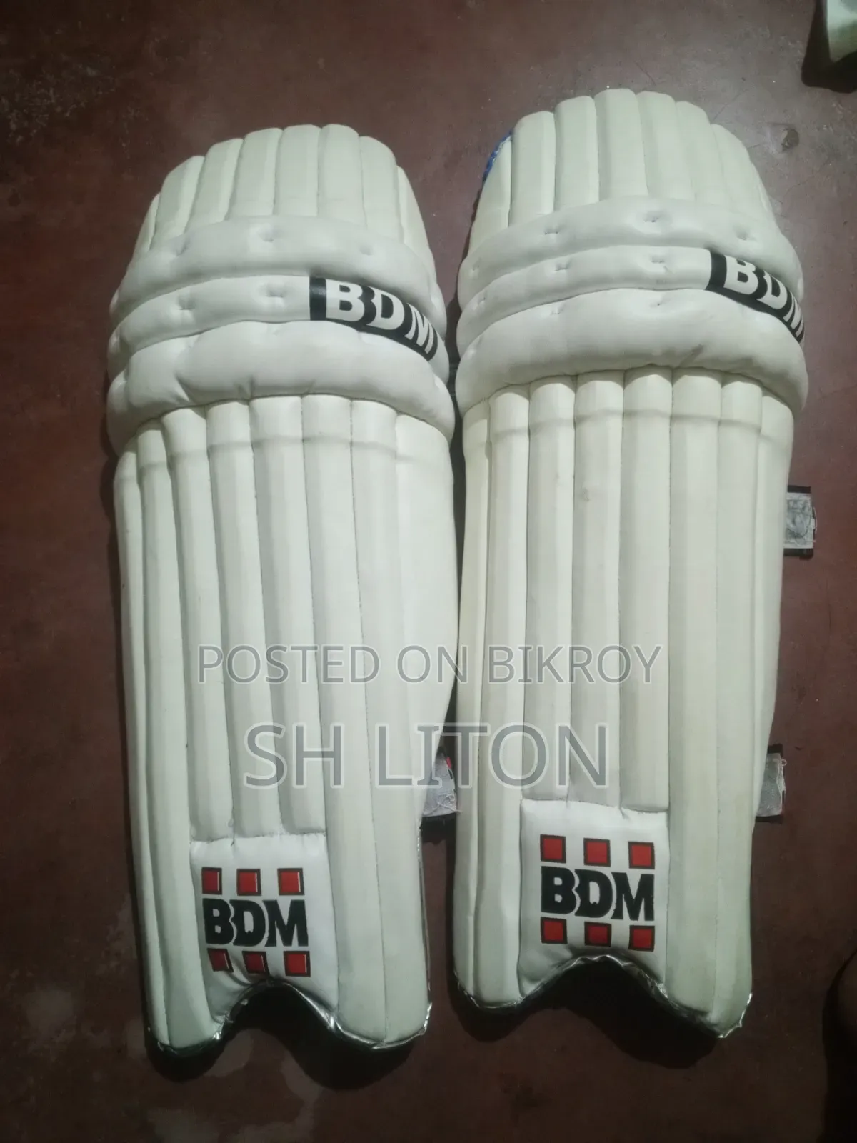 ক্রিকেট কিটস