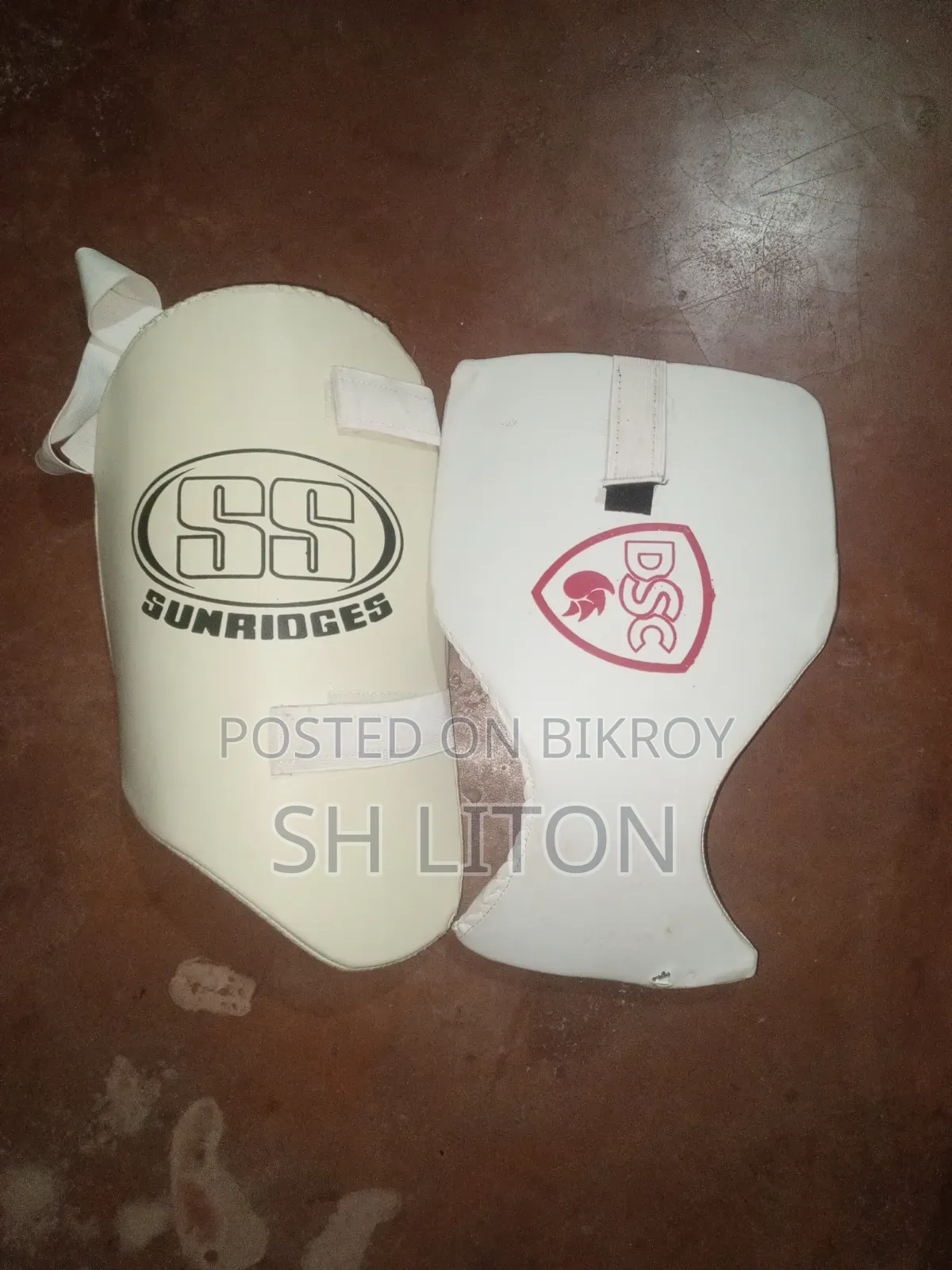 ক্রিকেট কিটস