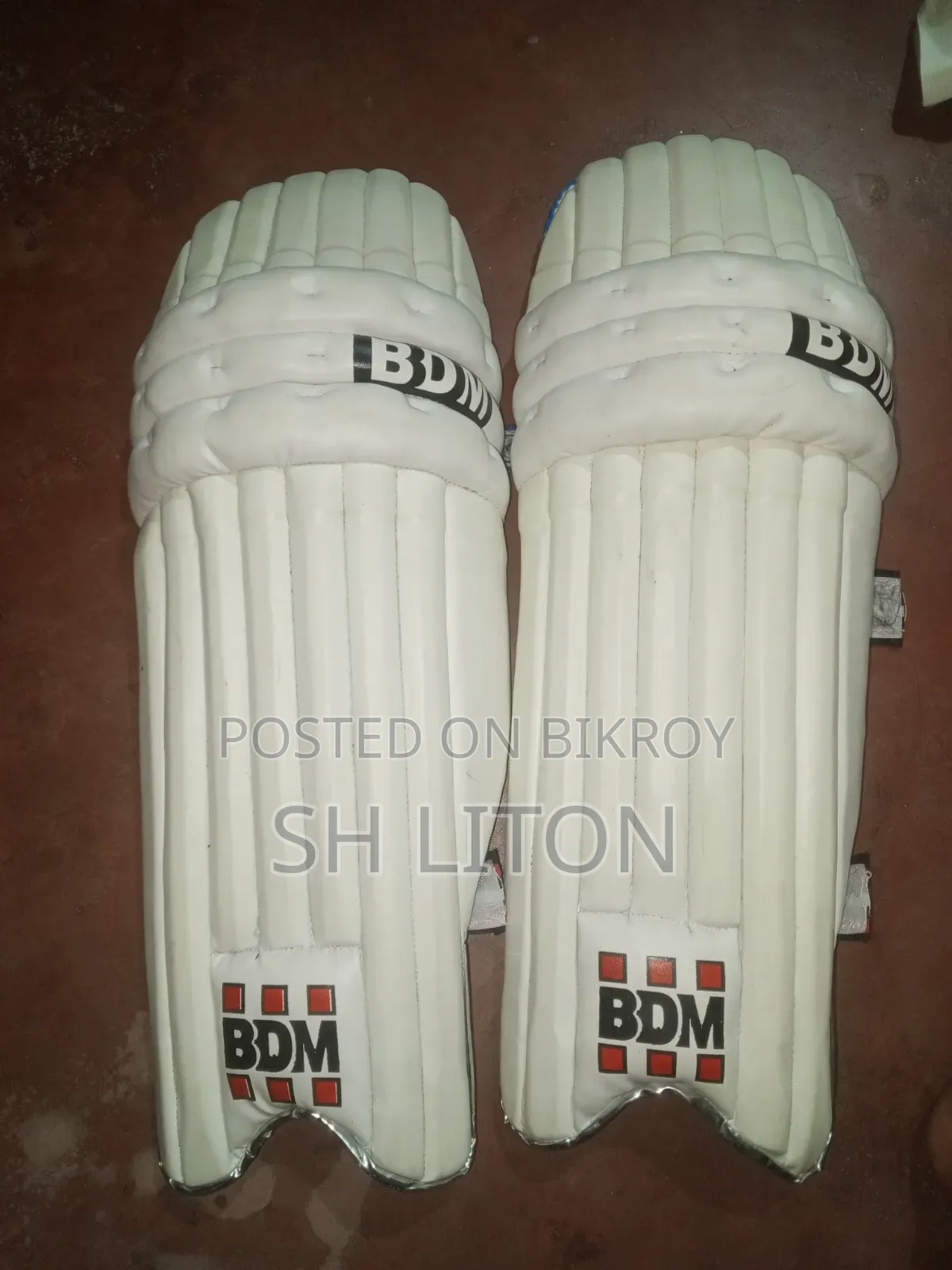 ক্রিকেট কিটস