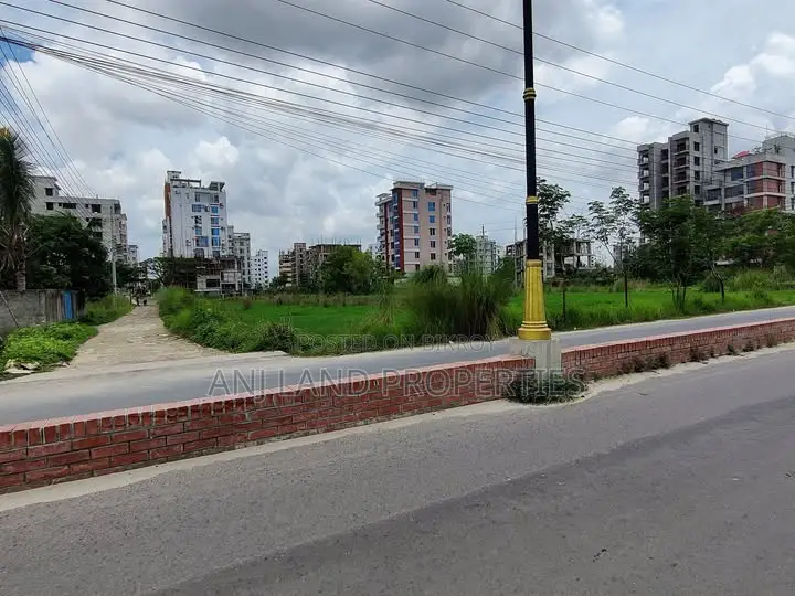 N-Block 3-Katha South 40/25 Foot Road Corner Plot Sale