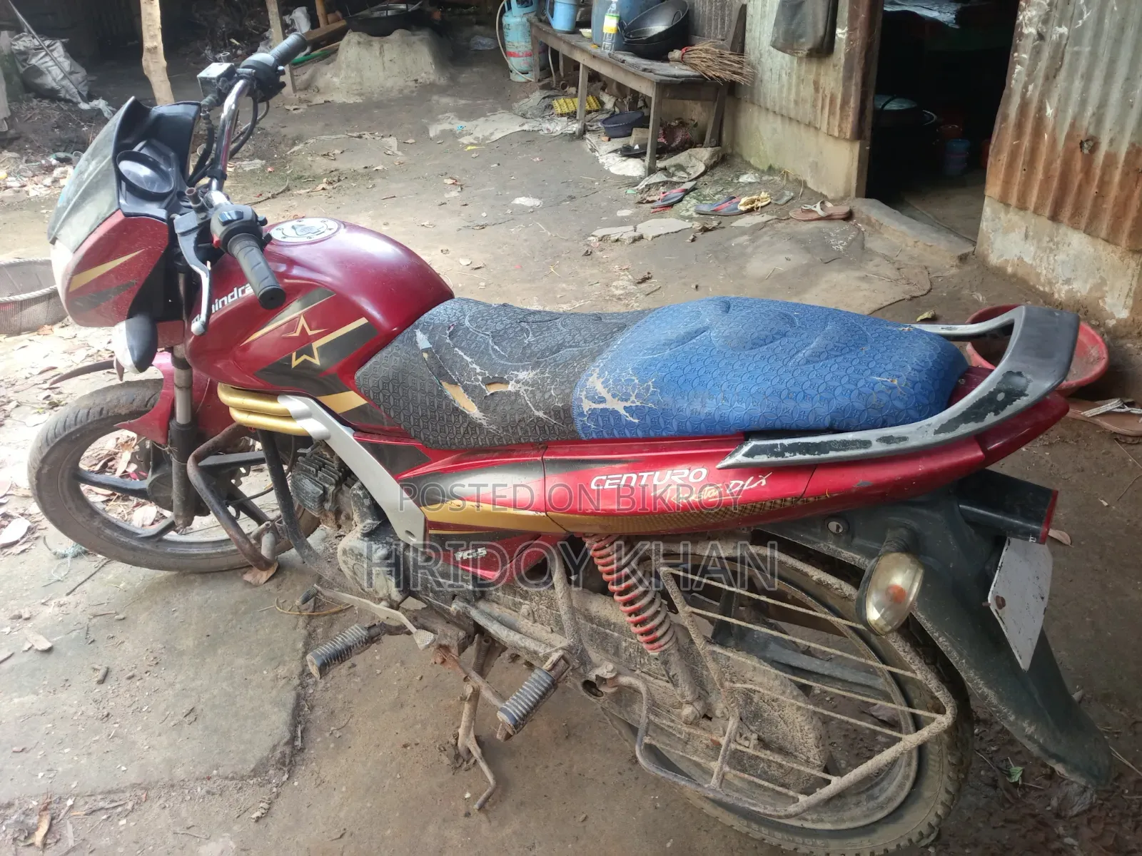 মহিন্দ্রা সেঞ্চুরো ২০২১ লাল
