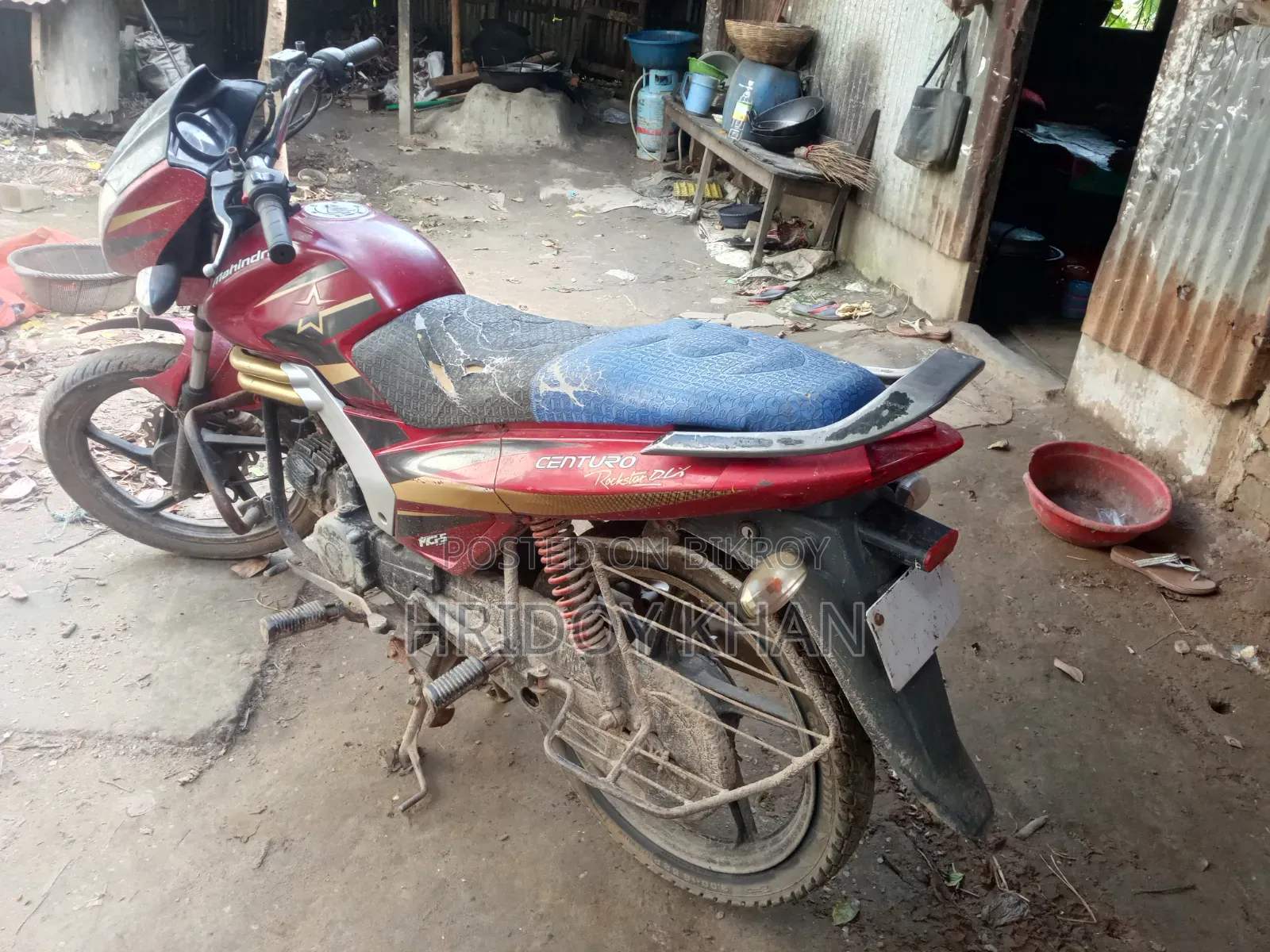 মহিন্দ্রা সেঞ্চুরো ২০২১ লাল