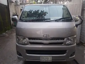 Toyota HiAce 2012 Silver
