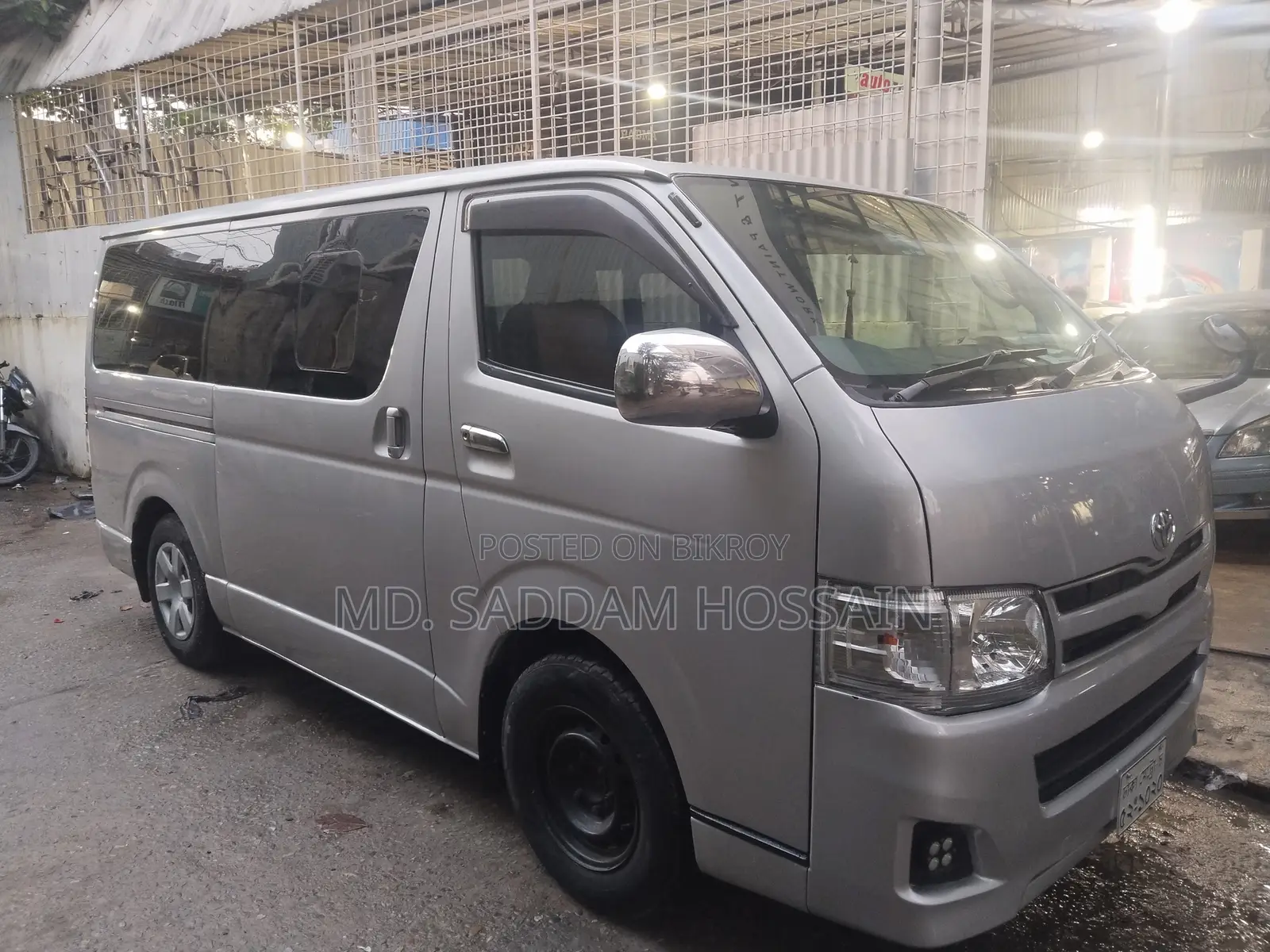 Toyota HiAce 2012 Silver