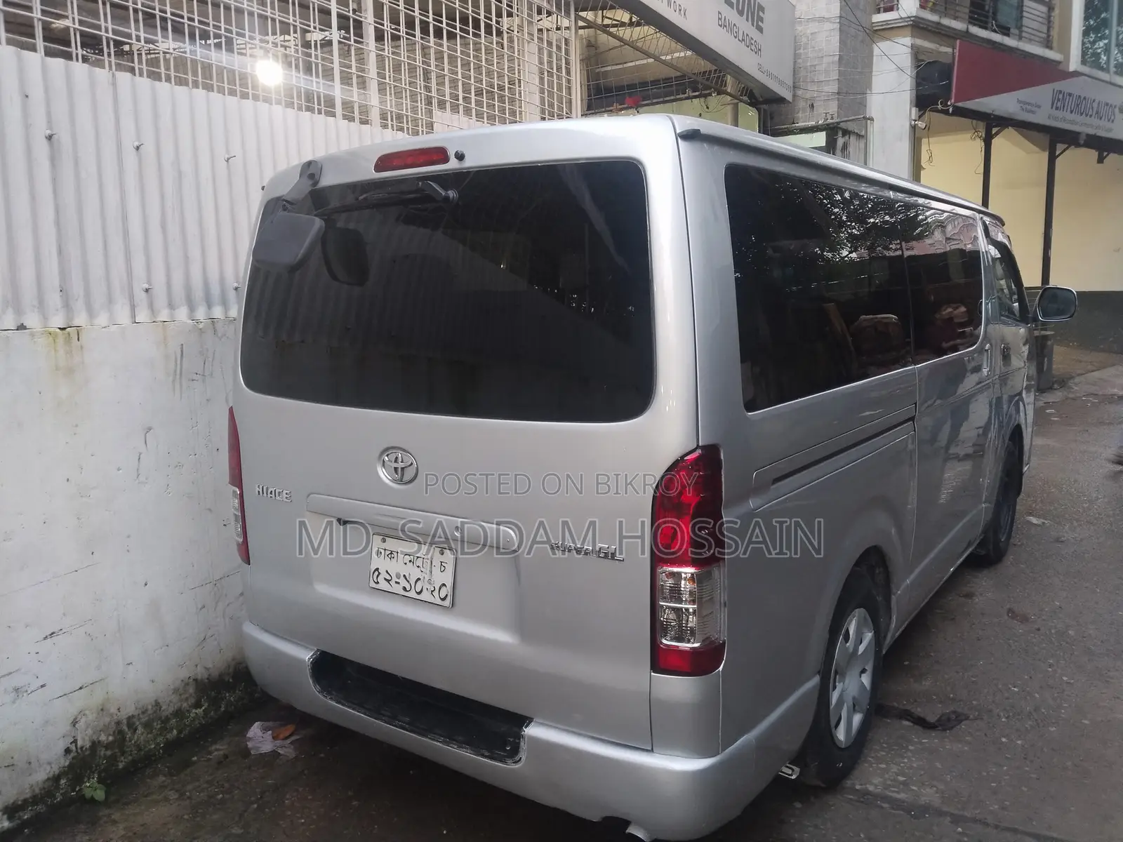 Toyota HiAce 2012 Silver