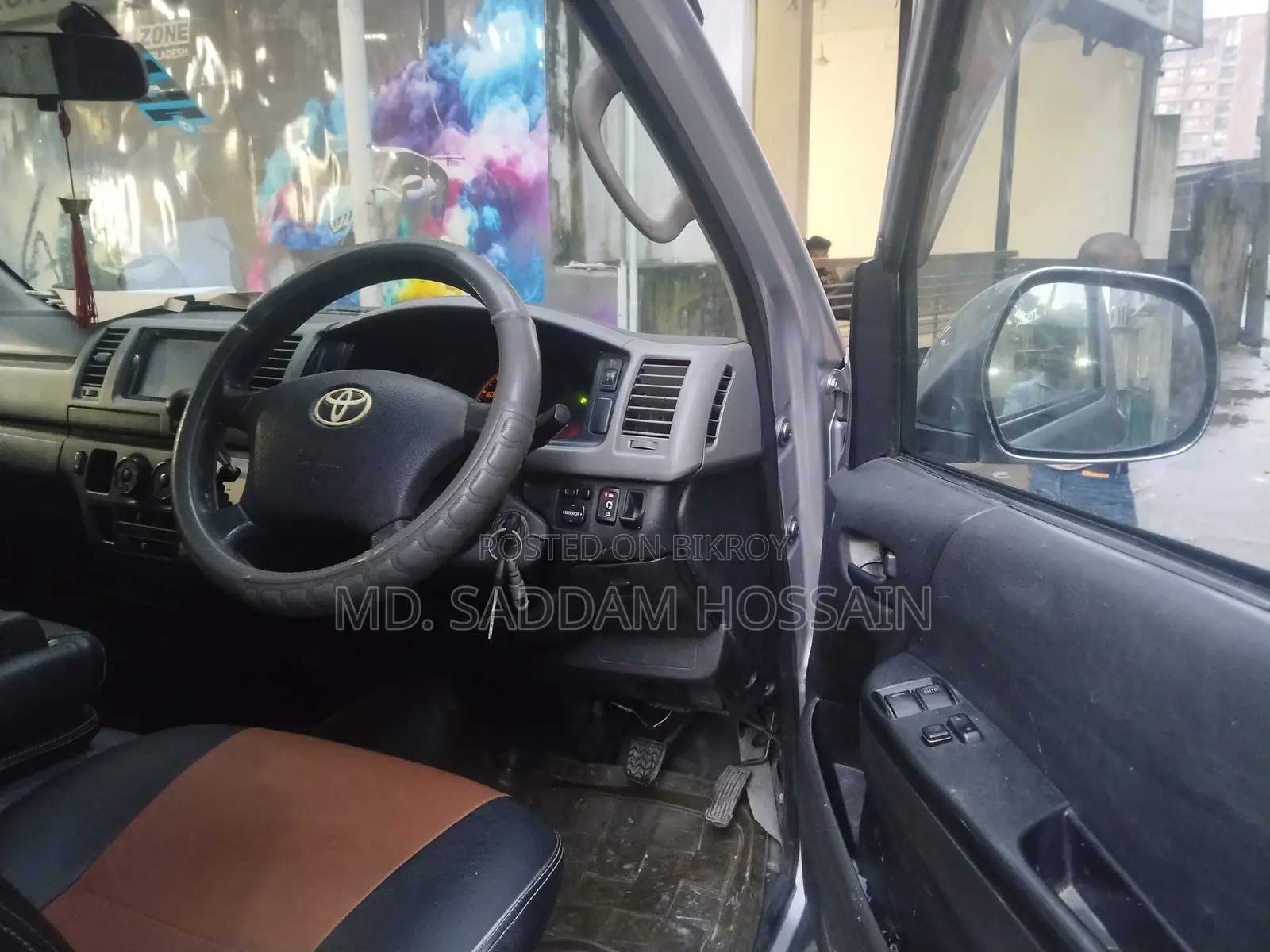 Toyota HiAce 2012 Silver
