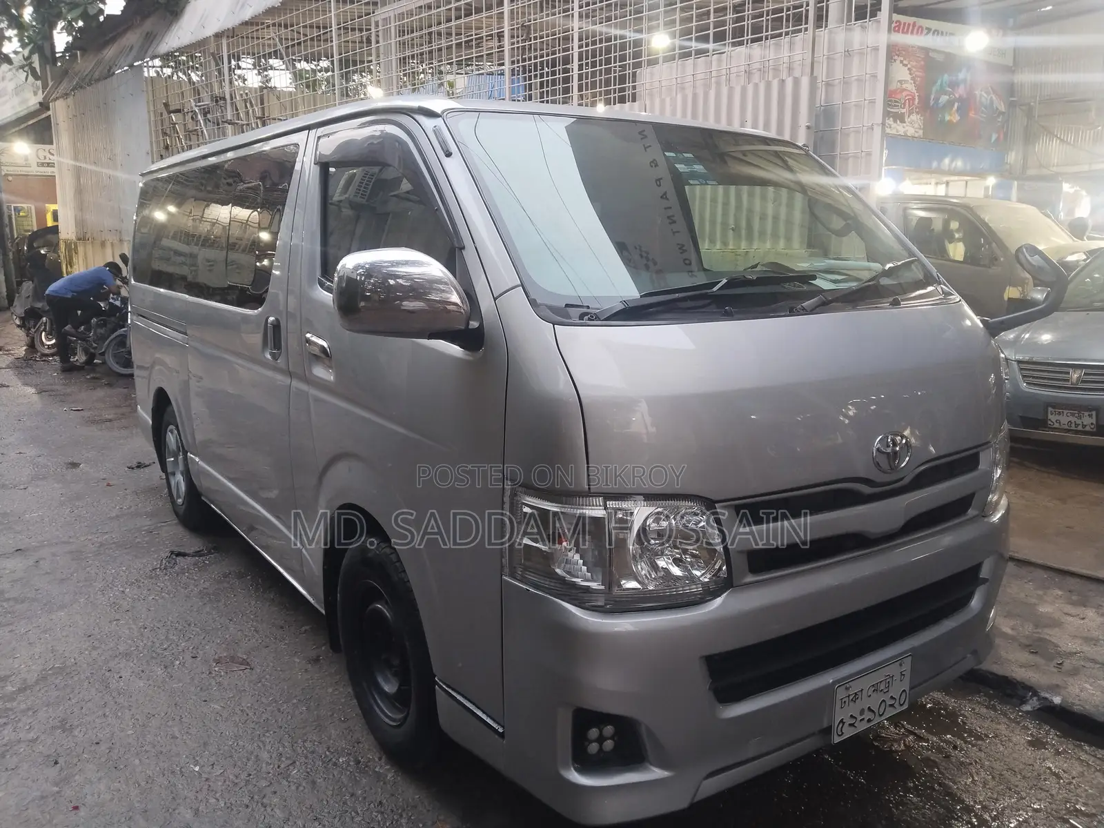 Toyota HiAce 2012 Silver