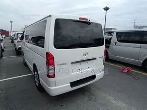 Toyota HiAce 2022 White