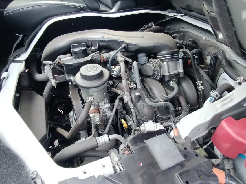Toyota HiAce 2022 White
