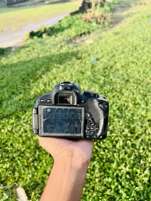 Canon 700D
