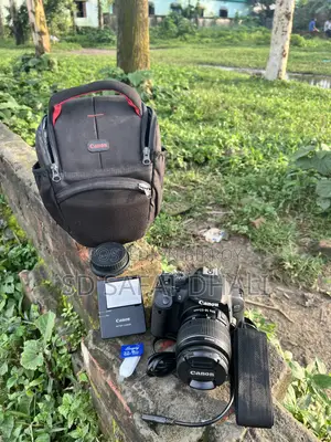 Canon 700D
