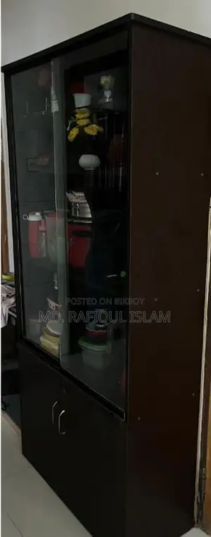 গ্লাস পাল্লা আলমারি