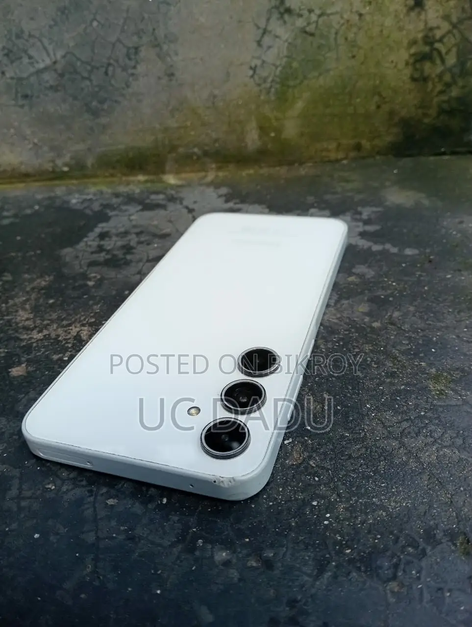 স্যামসাং গ্যালাক্সি এ৩৫ ১২৮ জিবি সাদা