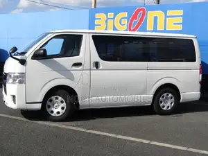 Toyota HiAce 2021 White