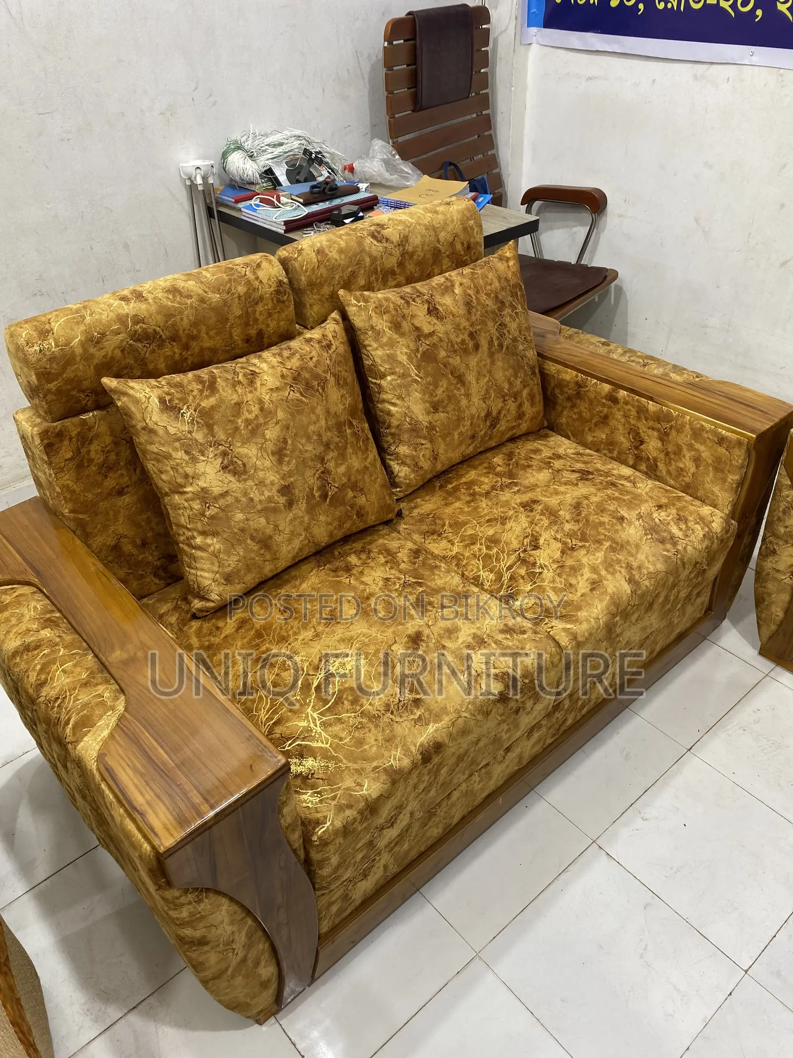 ২-২-১ পাচ সিটের সোফা