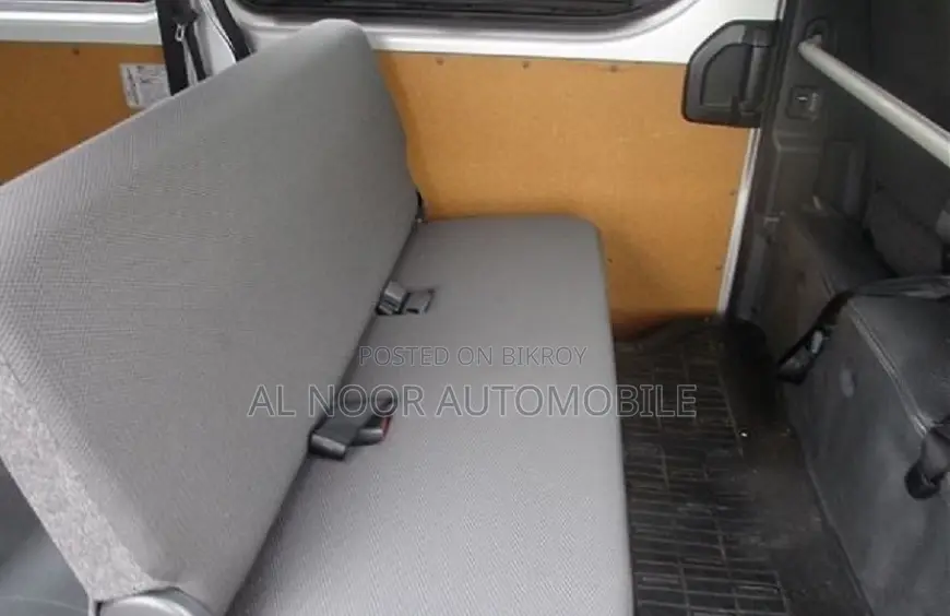 Toyota HiAce 2021 Silver
