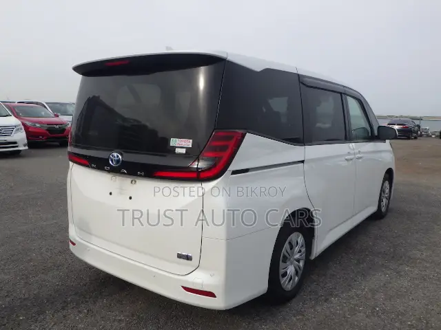 Toyota Noah 2022 Pearl
