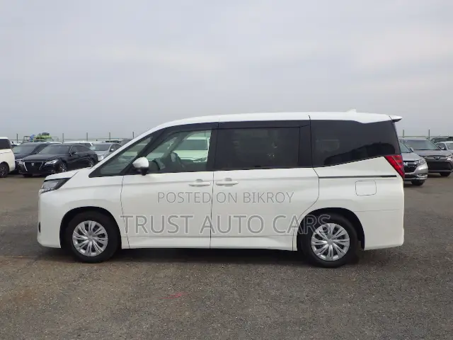 Toyota Noah 2022 Pearl