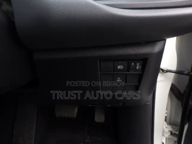 Toyota Noah 2022 Pearl