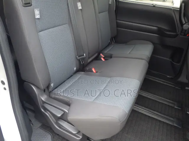 Toyota Noah 2022 Pearl