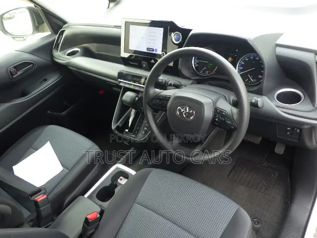 Toyota Noah 2022 Pearl