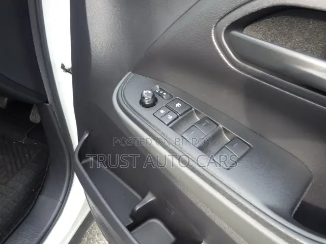 Toyota Noah 2022 Pearl