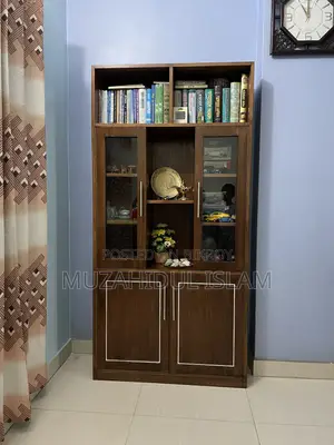 Showcase & Bookshelf